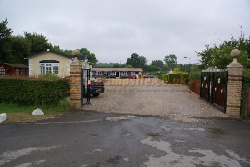 Holly Farm Fishery And Caravan Park