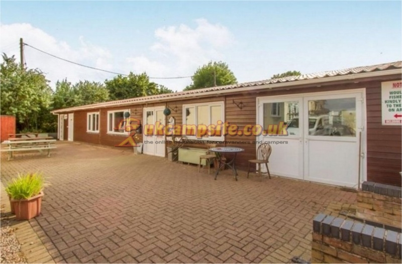 Holly Farm Fishery And Caravan Park