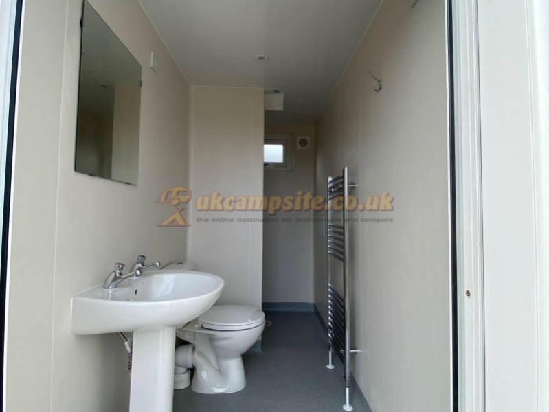 Breaks Fold Farm Campsite And Glamping