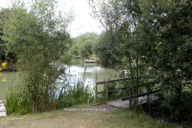 Roland House Farm And Lakes
