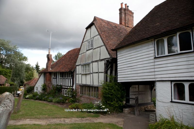 Roland House Farm And Lakes