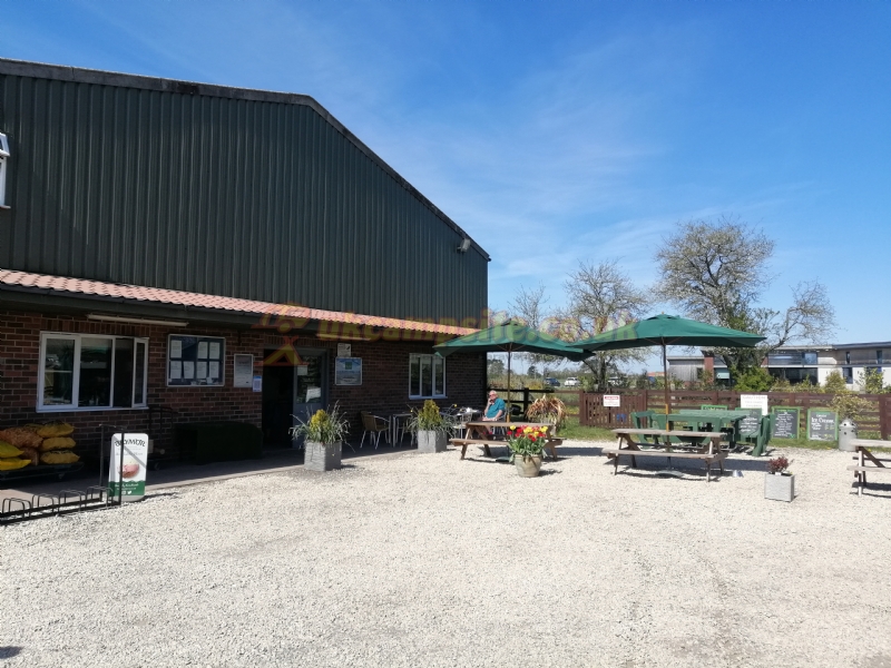 The Mile Caravan Park And Campsite