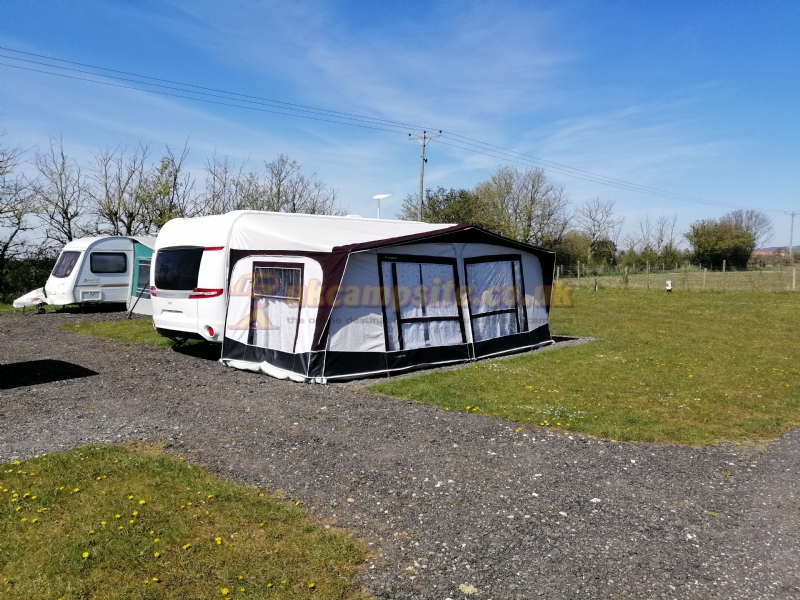 The Mile Caravan Park And Campsite