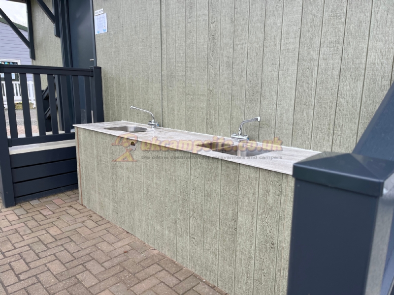 Linwater Caravan Park