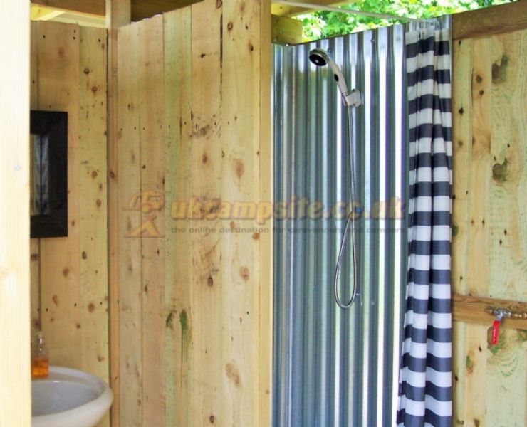 Cheglinch Farm Glamping And Wild Camping