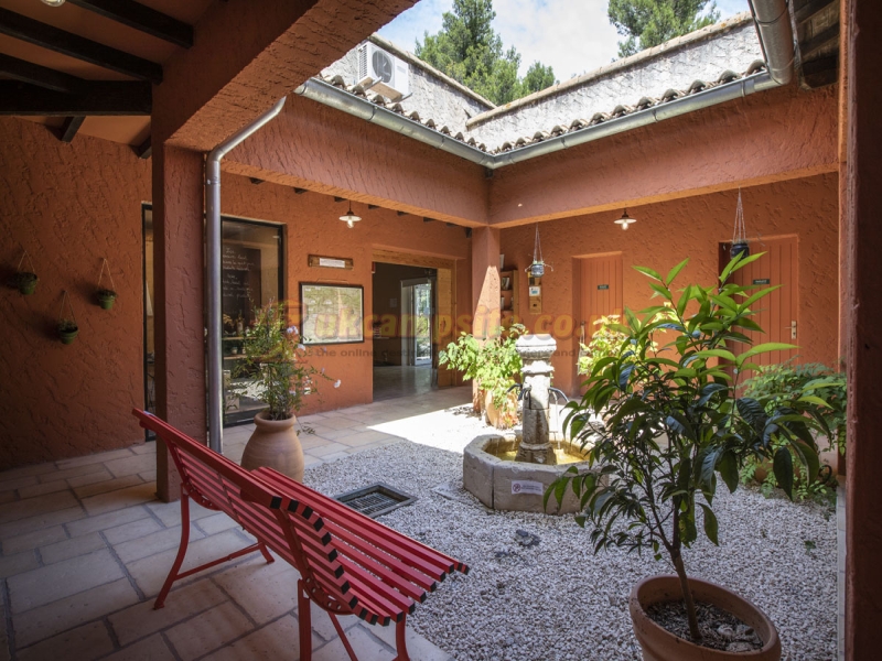 Camping Huttopia Fontvieille