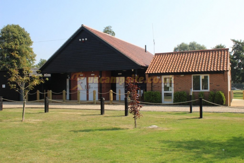 Broads Edge Marina Riverside Camping