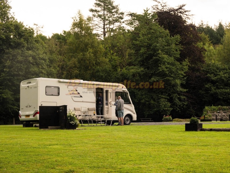 Dolau Afon Camping