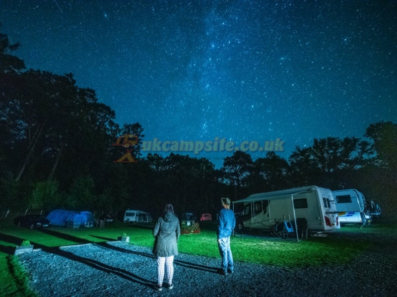 Dolau Afon Camping