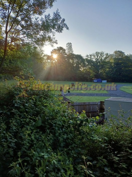 Dolau Afon Camping