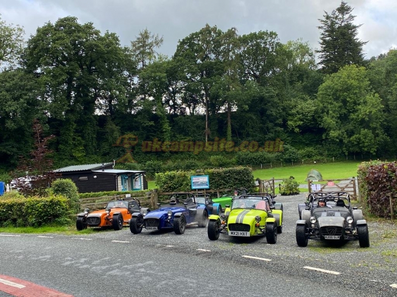 Dolau Afon Camping