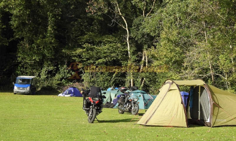 Dolau Afon Camping