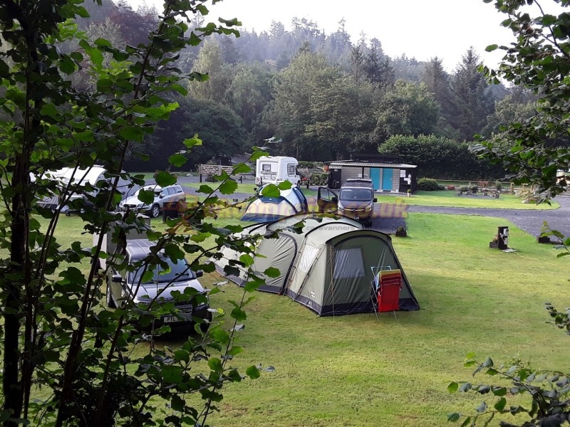 Dolau Afon Camping