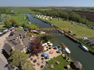 Ye Olde Swan Campsite And Glamping