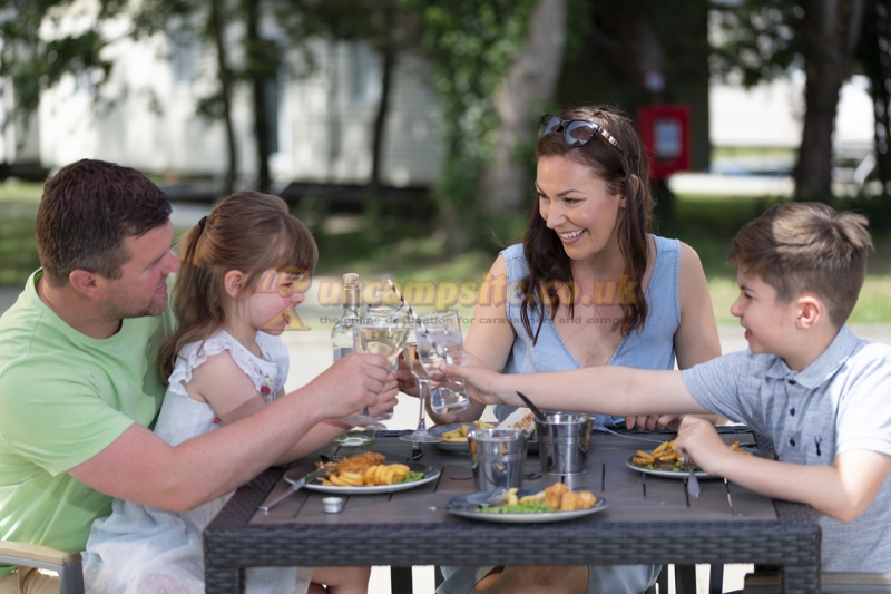 Weeley Bridge Holiday Park - Parkdean Resorts