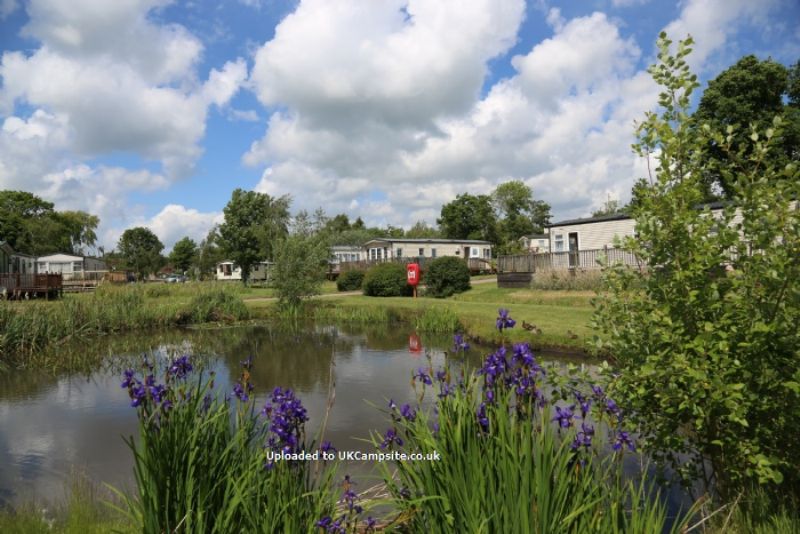 Carlton Meres Holiday Park (PHolsUK)