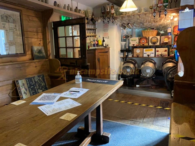 Tuckers Grave Inn And Campsite