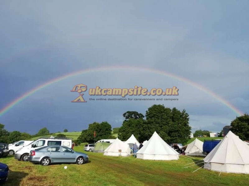 Tuckers Grave Inn And Campsite