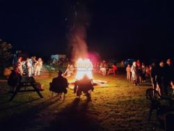 Tuckers Grave Inn And Campsite