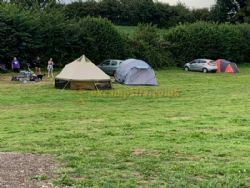Tuckers Grave Inn And Campsite