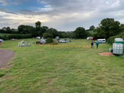 Tuckers Grave Inn And Campsite