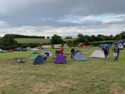Tuckers Grave Inn And Campsite