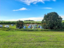 Tuckers Grave Inn And Campsite