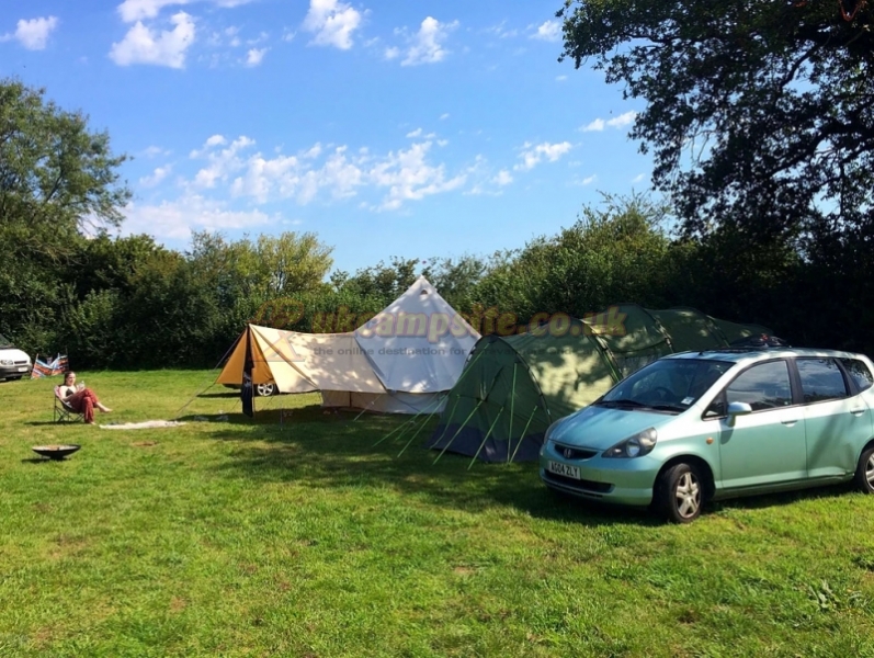 Tuckers Grave Inn And Campsite