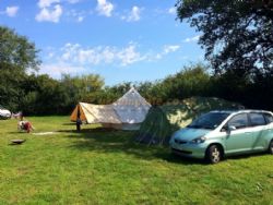 Tuckers Grave Inn And Campsite
