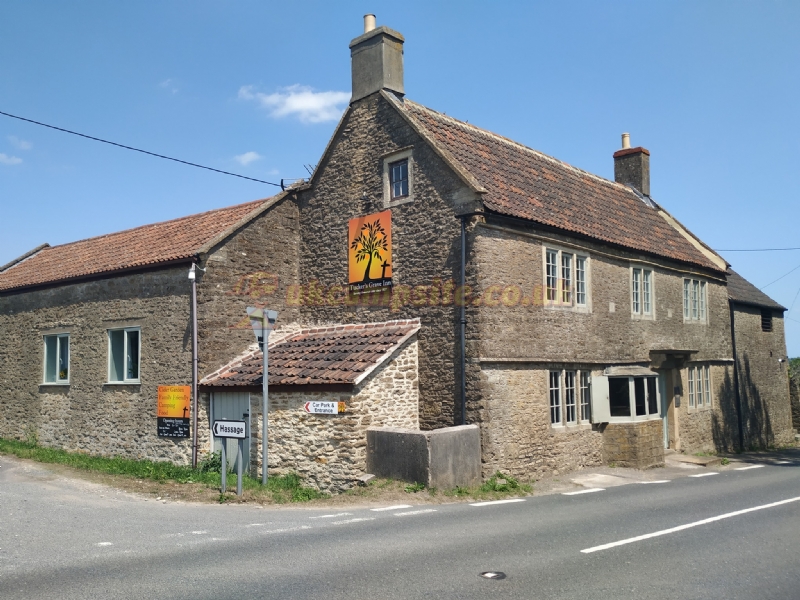 Tuckers Grave Inn And Campsite