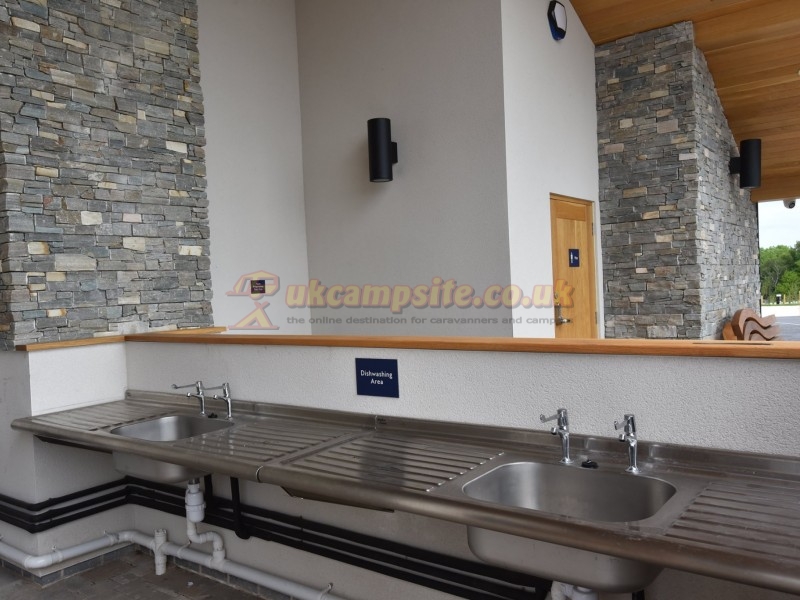 Waleswood Caravan And Camping Park