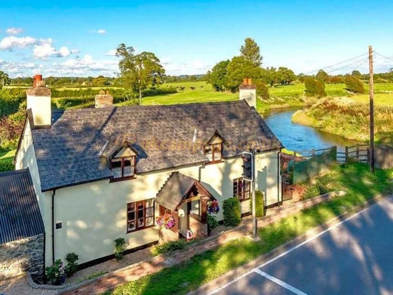 The Boat House Caravan And Campsite