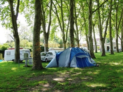 Camping Municipal Mehun Sur Yevre