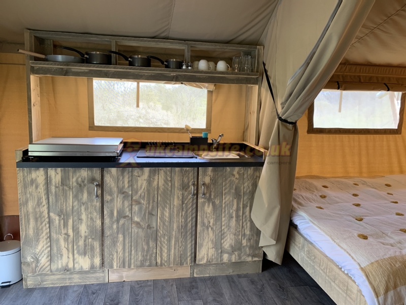 Star Field Glamping And Camping