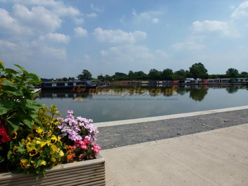 Droitwich Spa Marina Caravan And Camping Park
