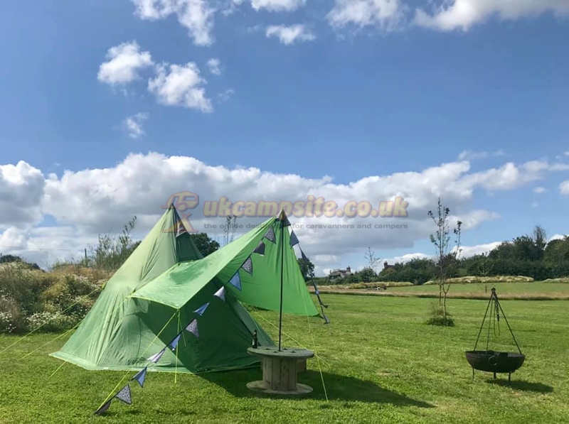 Cwtch Cabins And Camping