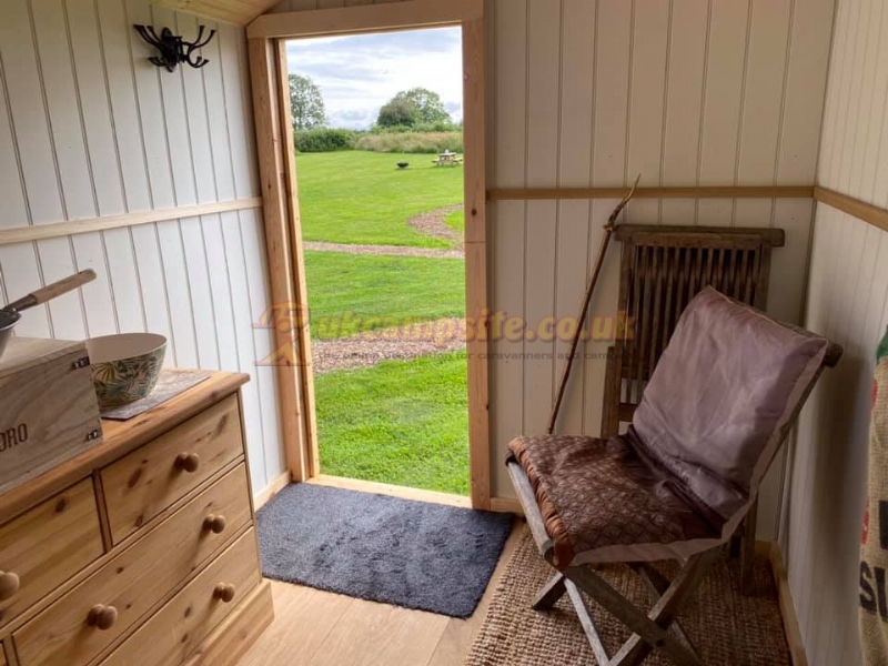 Cwtch Cabins And Camping