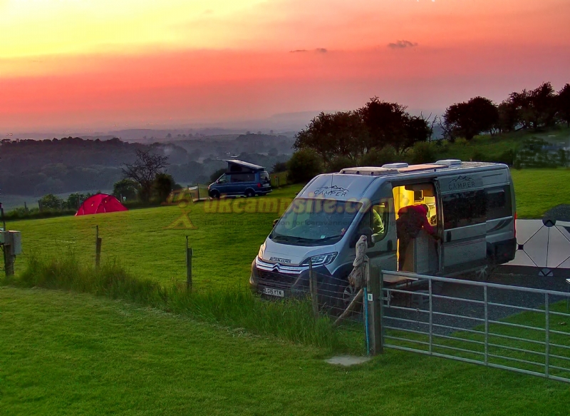 Spring Field Dark Skies Eco Camp