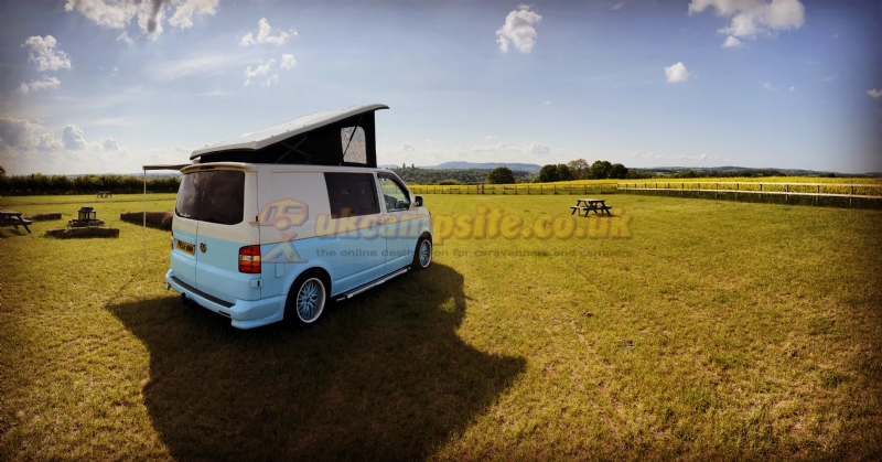 Twin Oaks Caravan And Camping Site