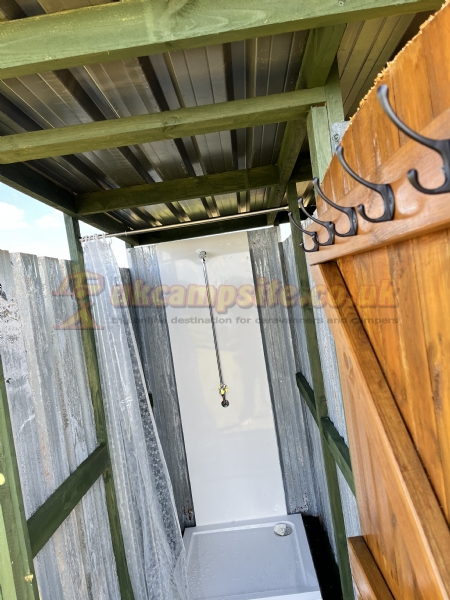 Twin Oaks Caravan And Camping Site