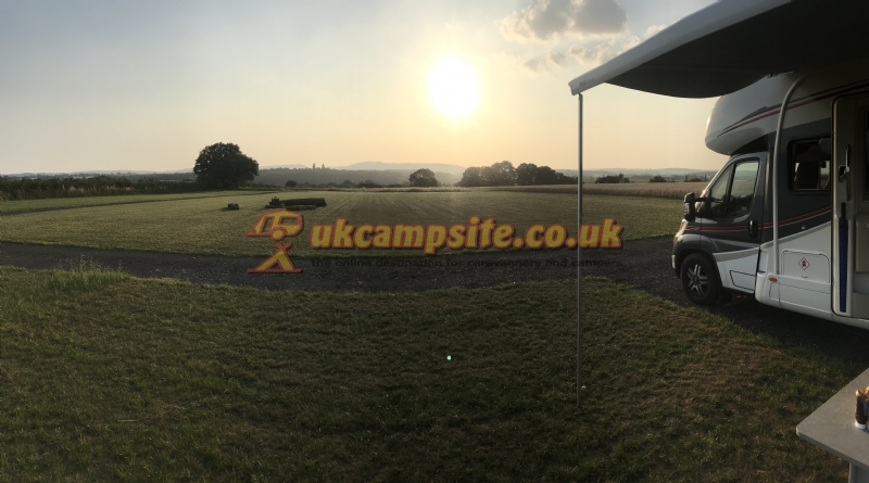 Twin Oaks Caravan And Camping Site