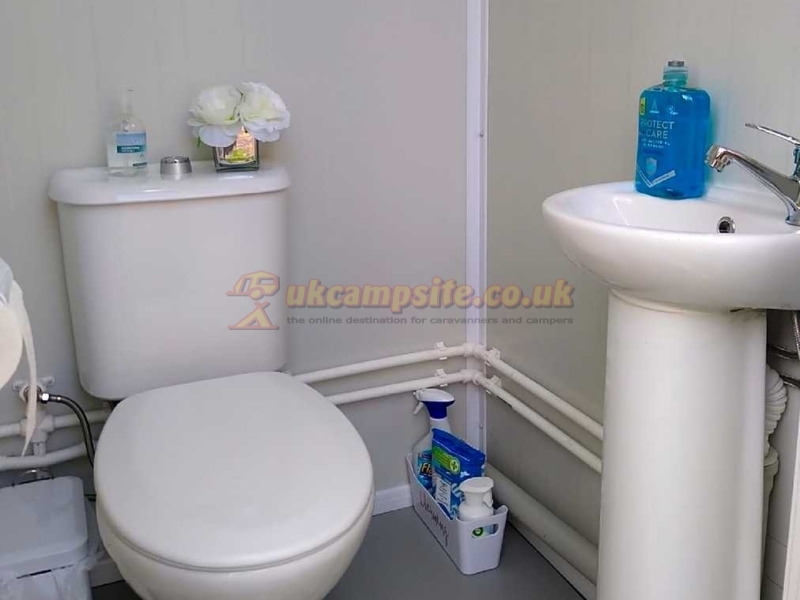 The Happy Pheasant Caravan Park And Campsite