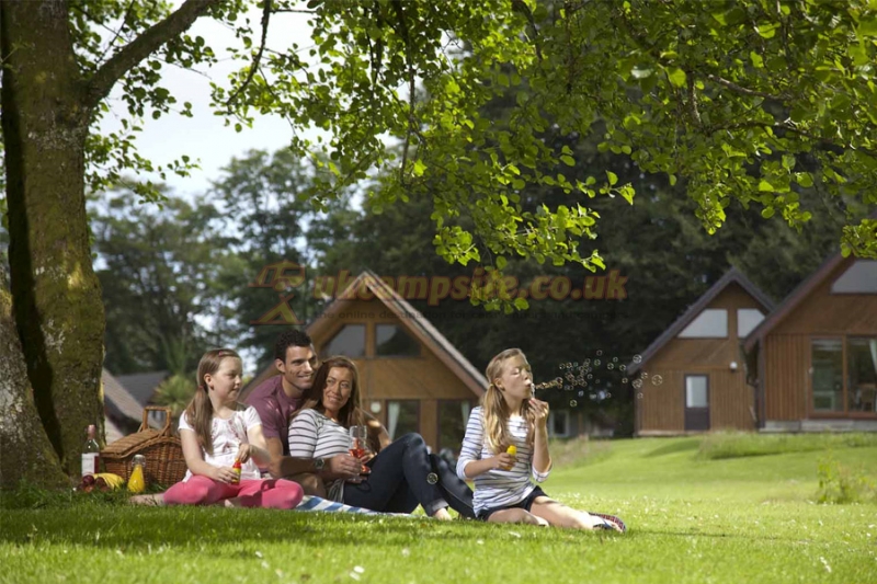 Hengar Manor Holiday Park (PHolsUK)