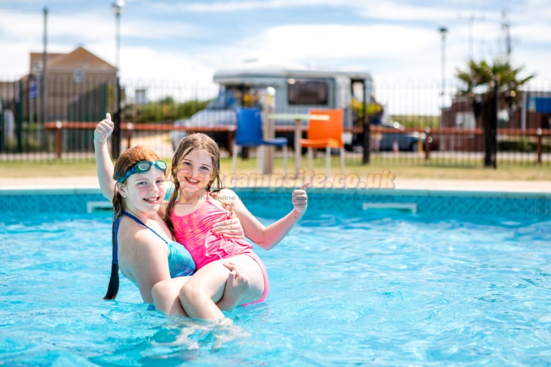 Martello Beach Holiday Park (PHolsUK)