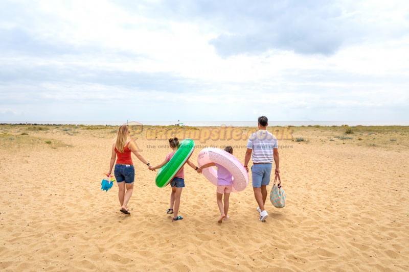 Martello Beach Holiday Park (PHolsUK)