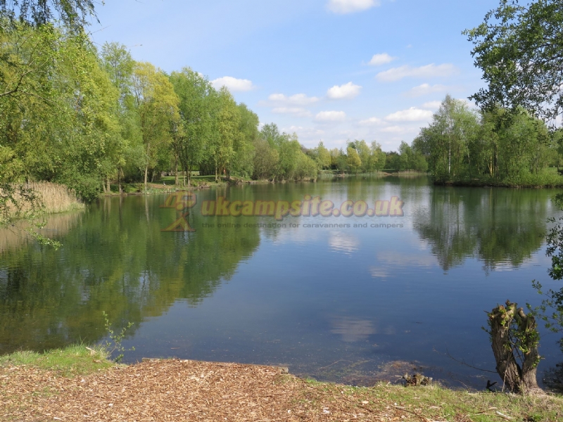 Manor Farm Lakes And Campsite