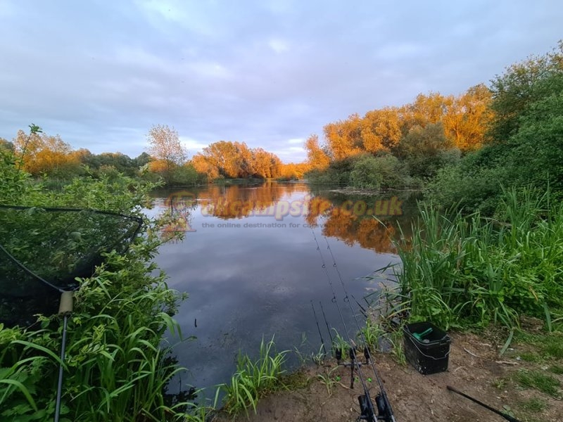 Manor Farm Lakes And Campsite