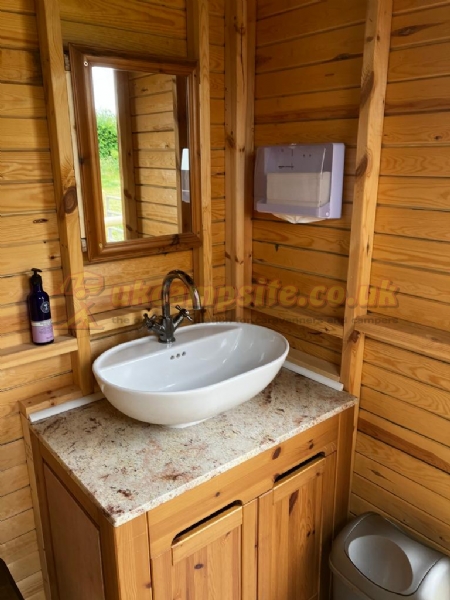 Swift Farm Camping