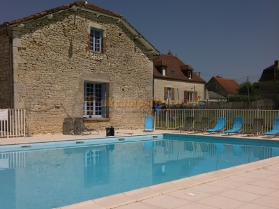 Camping Les Rives Du Ceou