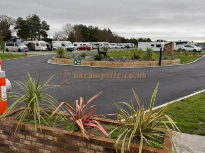 Lindas Farm At Four Acres Holiday Park